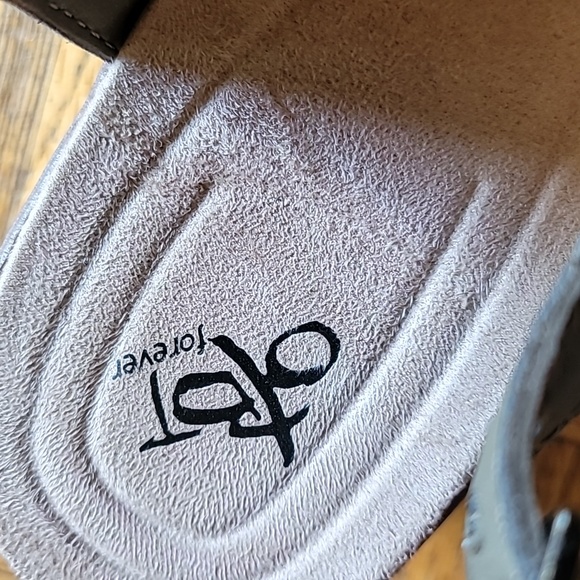 OTBT Yvonne Platform Wedge Sandals - Picture 3 of 8